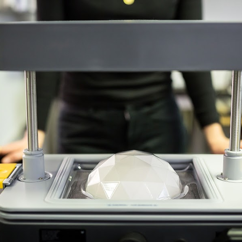 Pressure Forming in High-End Retail Packaging